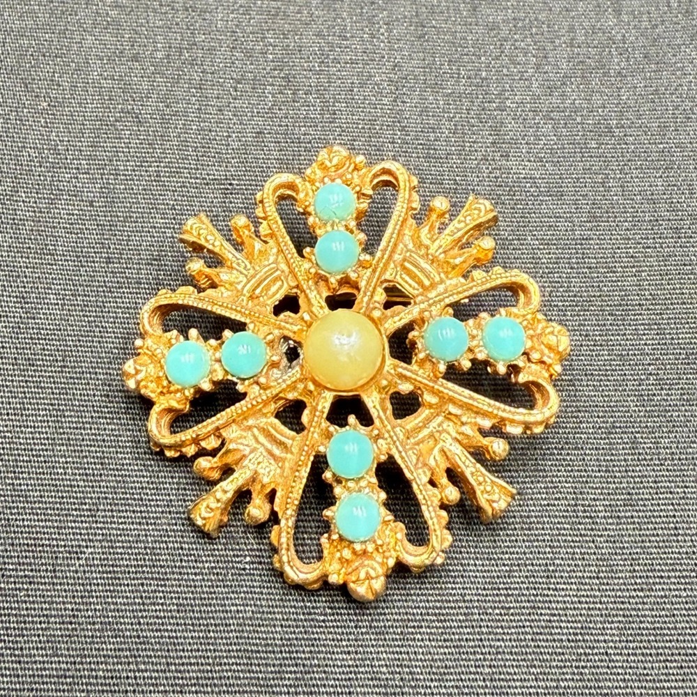 Vintage Faux Turquoise Brooch Gold Tone Cabochon Malteses Cross Starburst Pin